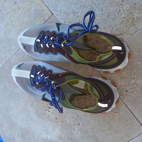 Nike Green and Blue Athletic Shoes - Picture 4 of 6